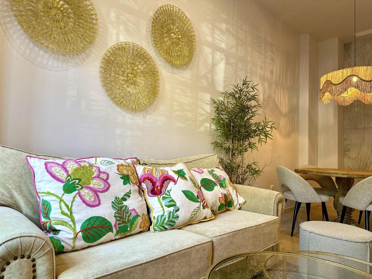 Urbe10 Pries Suite Malaga Luaran gambar