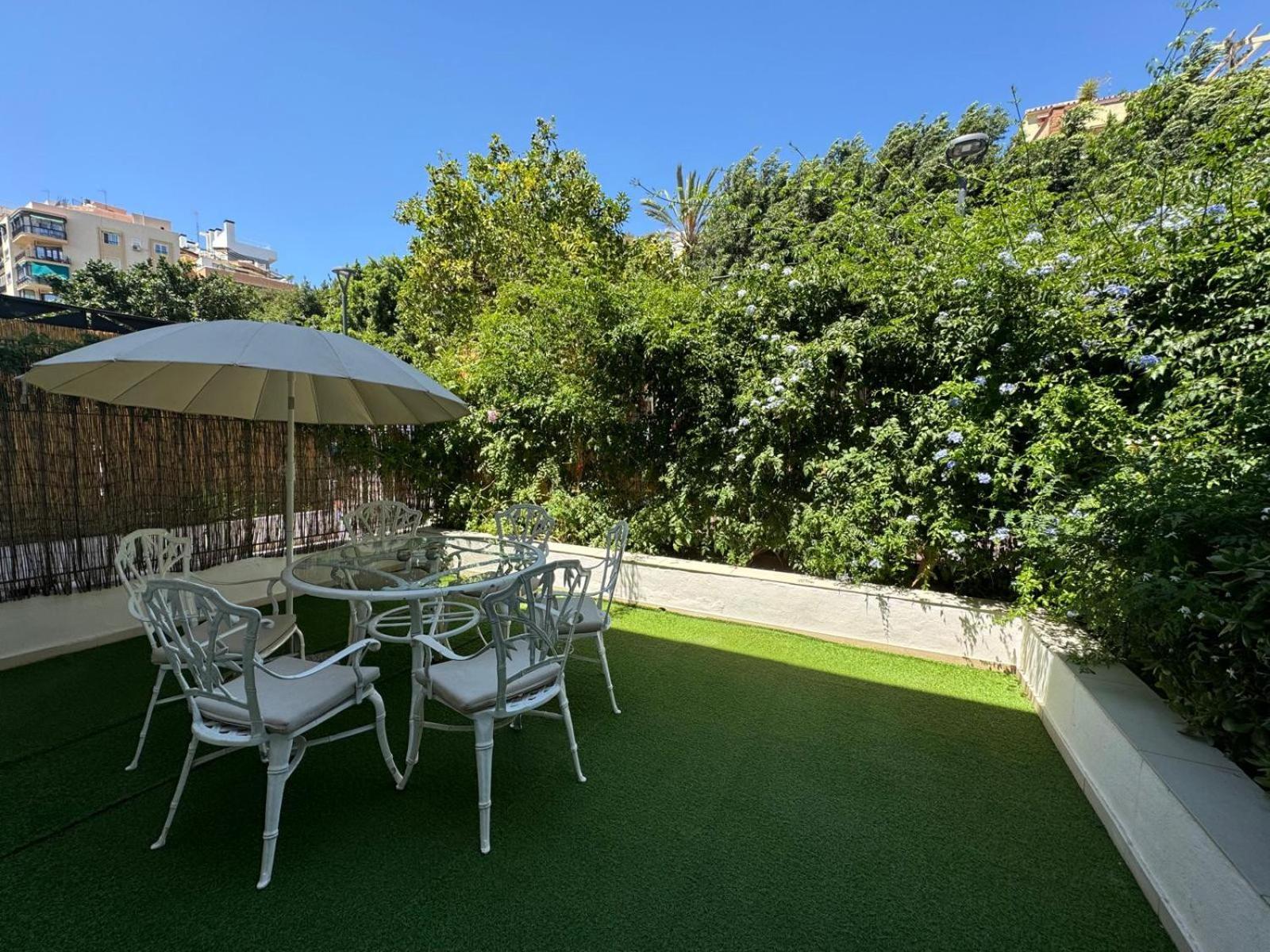 Urbe10 Pries Suite Malaga Luaran gambar
