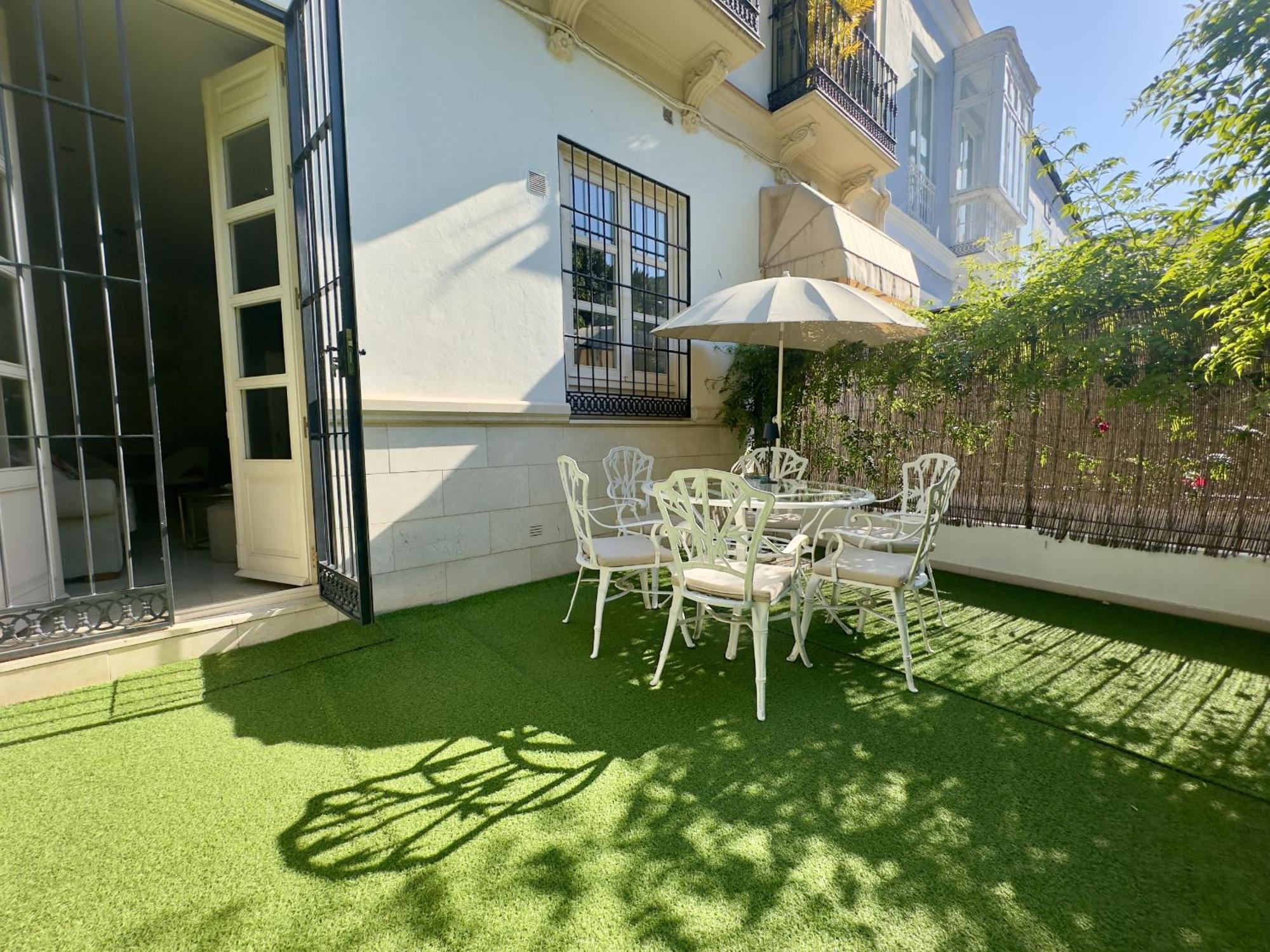 Urbe10 Pries Suite Malaga Luaran gambar