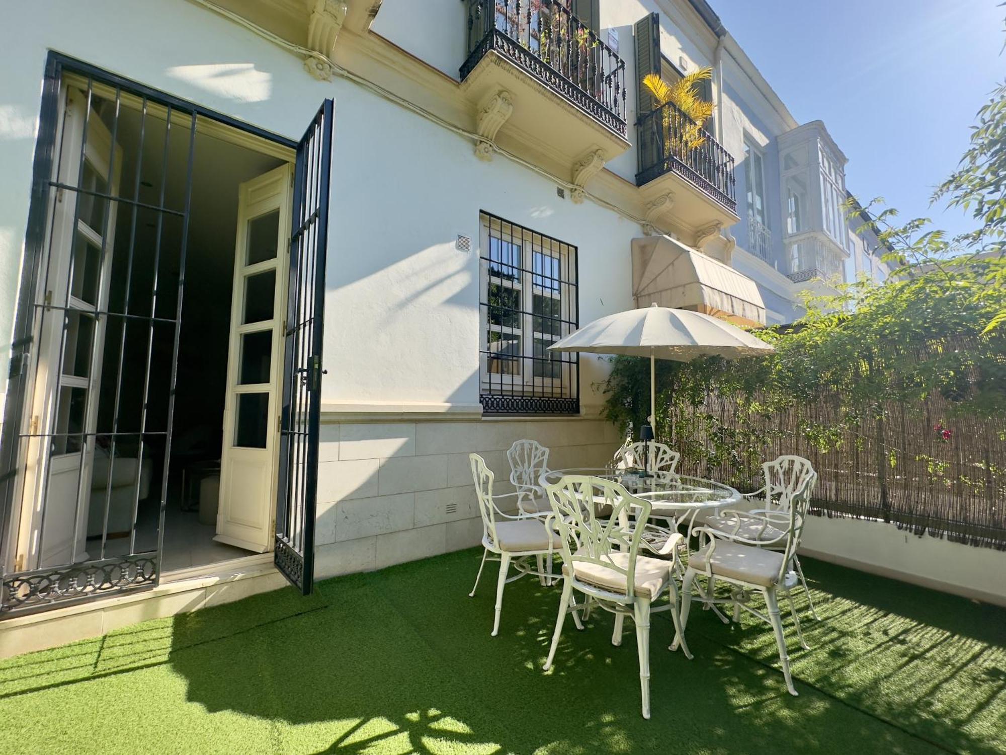 Urbe10 Pries Suite Malaga Luaran gambar